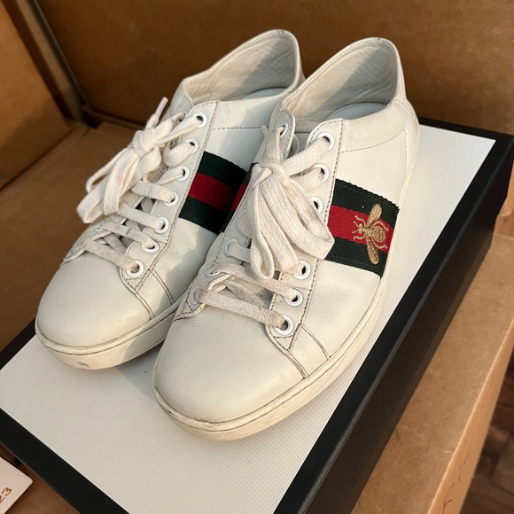 GUCCI WOMEN'S ACE SNEAKER WITH BEE - Picture 3 of 9